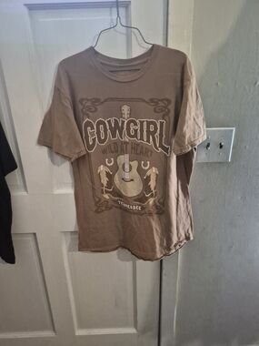 Persaya Cowgirl Graphic Tee in Brown